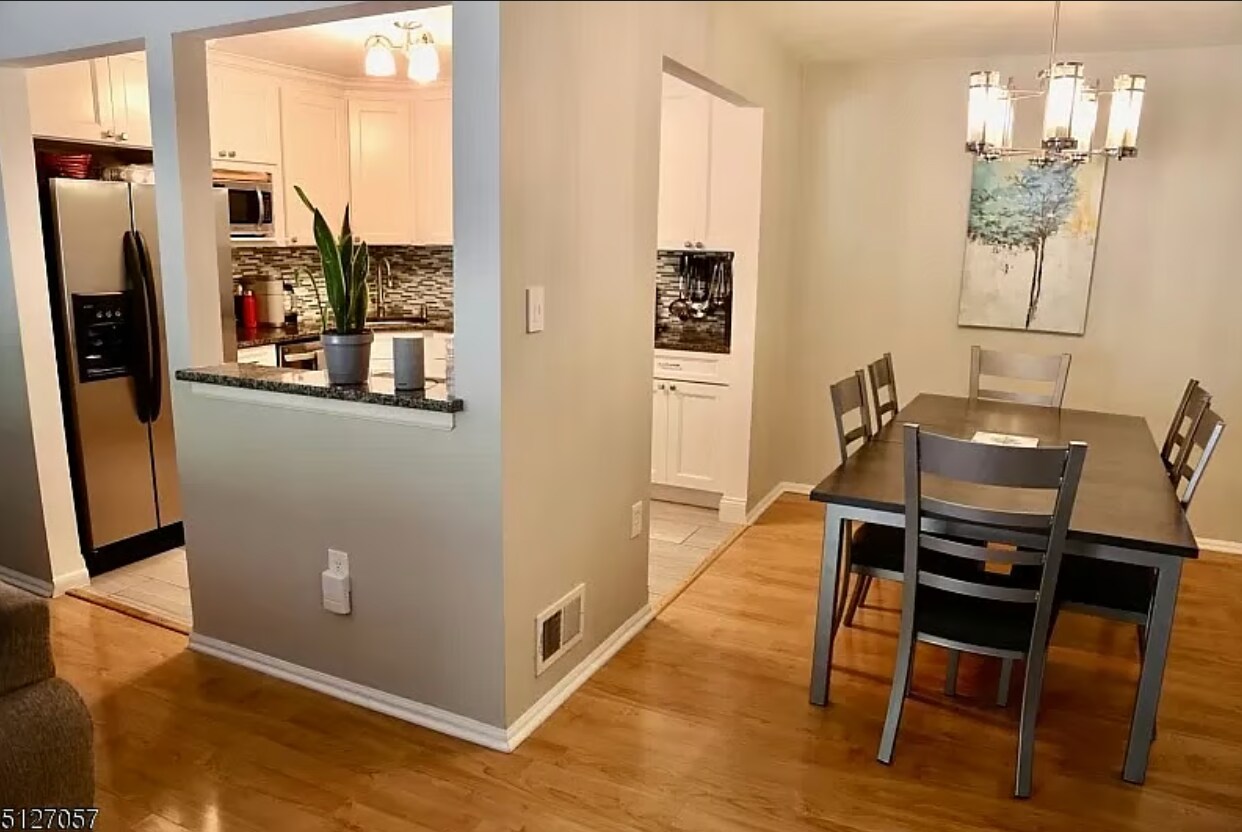 Building Photo - 49 Baldwin Ct