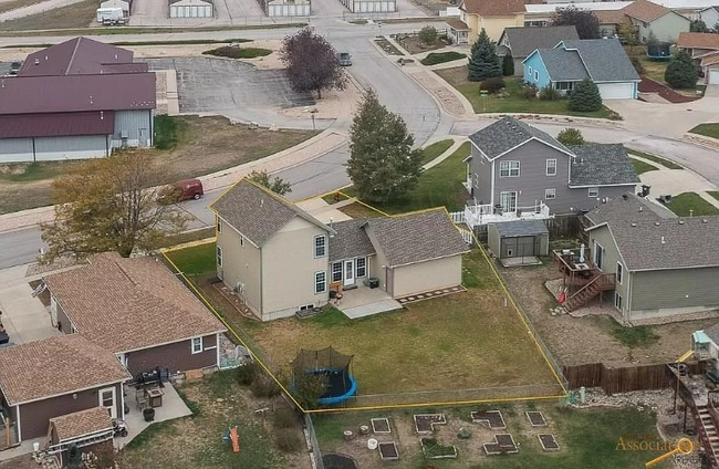 Building Photo - 4670 Teak Dr