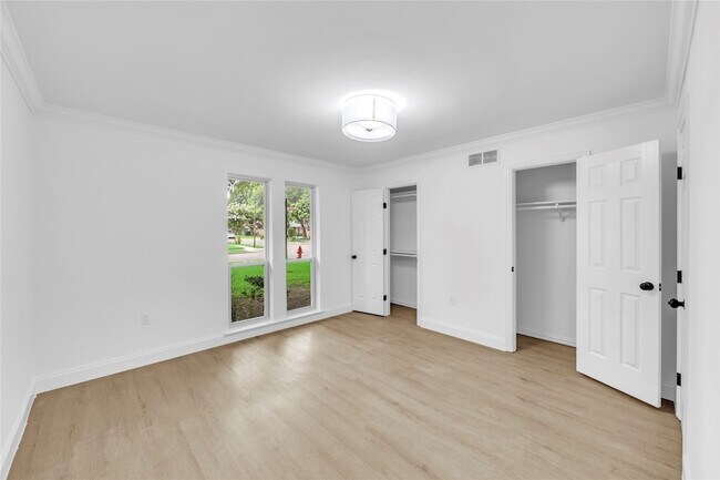 Building Photo - 13826 Wooded Creek Ct