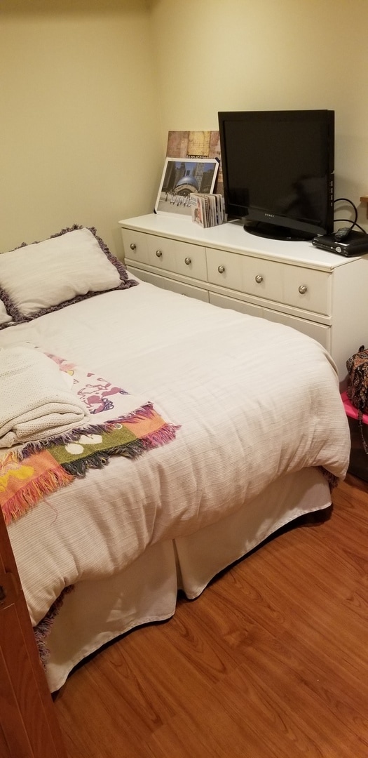 Building Photo - 1534 W George St