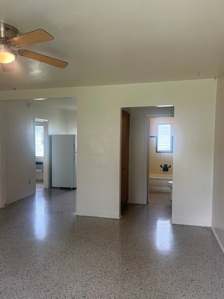 Building Photo - 505 NE 150th St