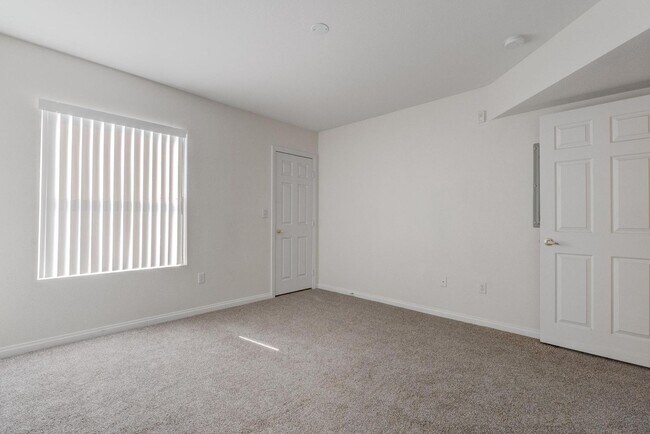 Building Photo - 6955 N Durango Dr