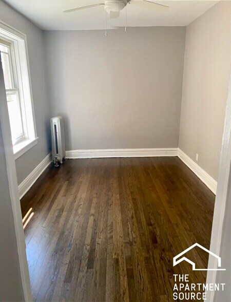 Building Photo - 4664 N Spaulding Ave