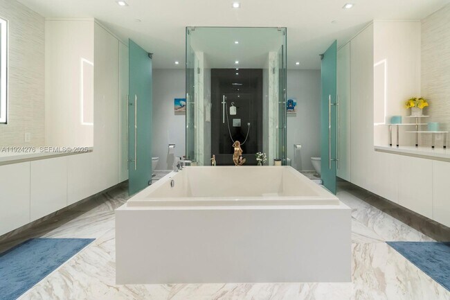 Building Photo - 701 N Fort Lauderdale Beach Blvd