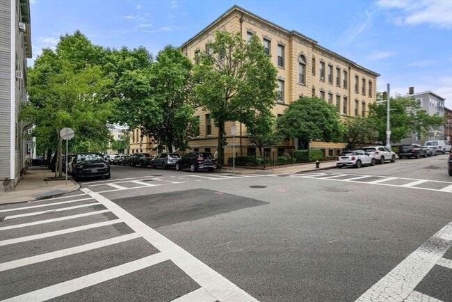 Building Photo - 350 W Fourth St