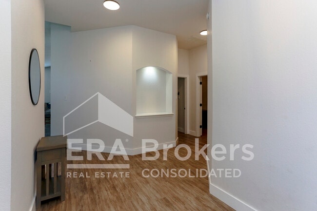 Building Photo - 6110 Melanie Dr