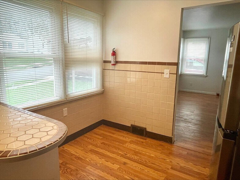 Building Photo - 34 Clinton Ave