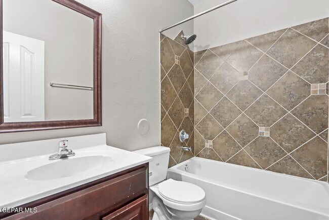 Building Photo - 14229 Bluesky Point Ct