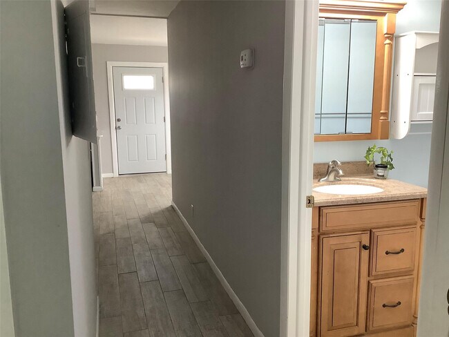 Building Photo - 70 Normandy B