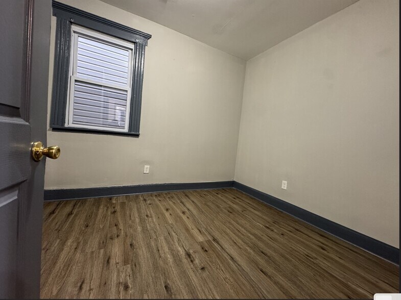 Building Photo - 107 Wilkinson Ave