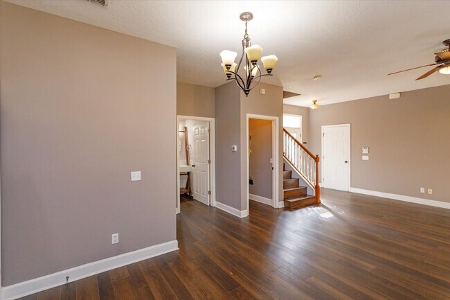 Building Photo - 41 E Spruce St