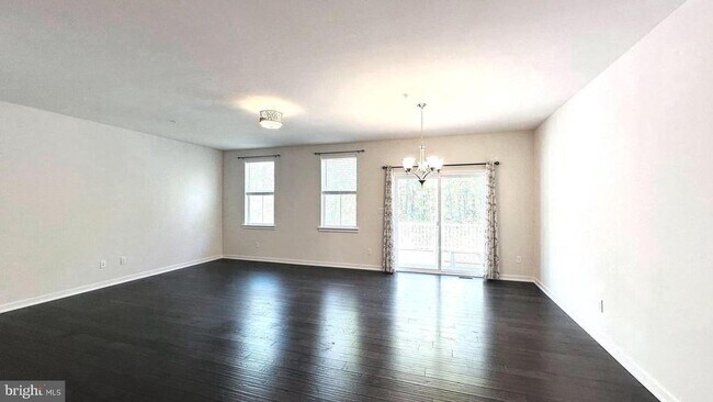 Building Photo - 229 Wynstone Ct