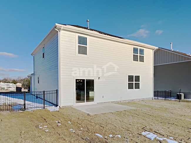 Building Photo - 1121 Amberly Wy