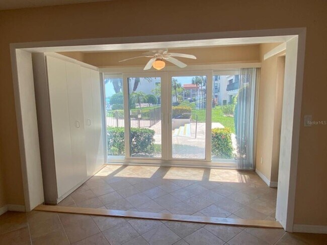 Building Photo - 845 S Gulfview Blvd