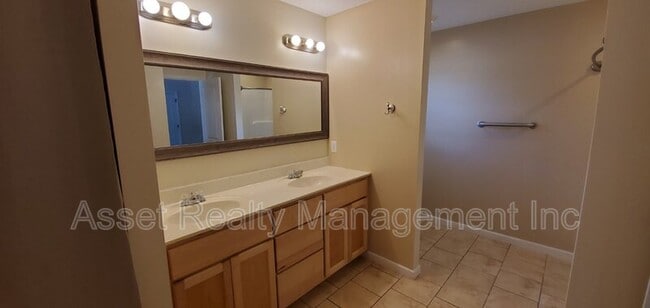 Building Photo - 302 Joel Rd