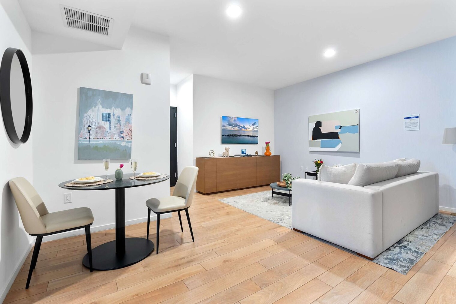 Building Photo - 398 NE 5th St