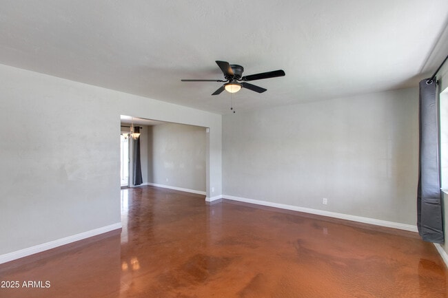 Building Photo - 1812 S Shafer Dr