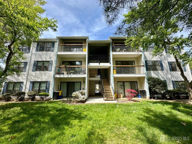 Building Photo - 319 Bromley Pl