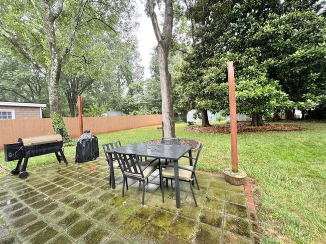 Building Photo - Updated 3 Bedroom In Guilford Hills with a...
