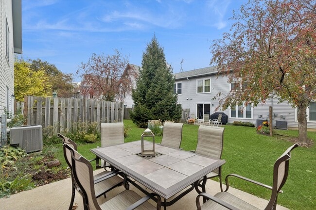 Building Photo - 1487 Hazelwood Ct