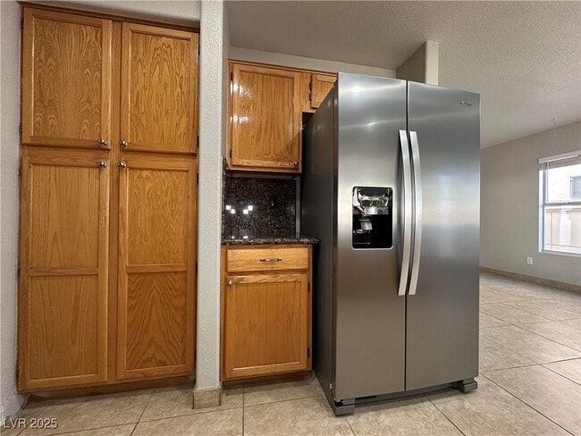 Building Photo - 6987 Wineberry Dr