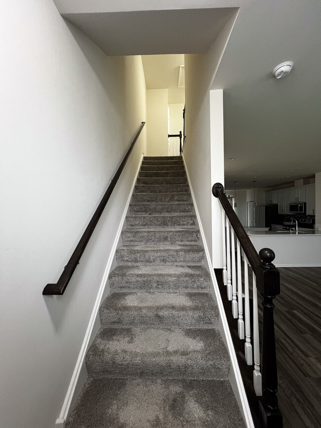 Building Photo - 858 Finley Dr