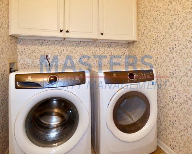 Building Photo - 160 Quail Rd