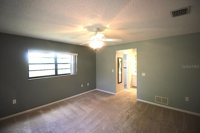 Building Photo - 33 Felter Ln