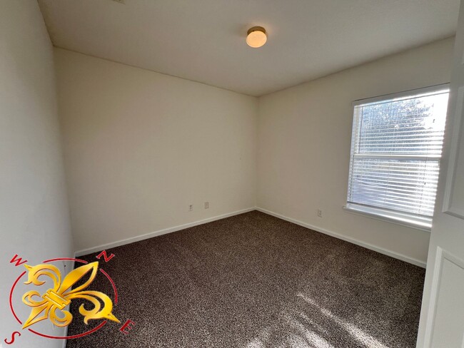 Building Photo - $1395 - Willow Ridge Condo