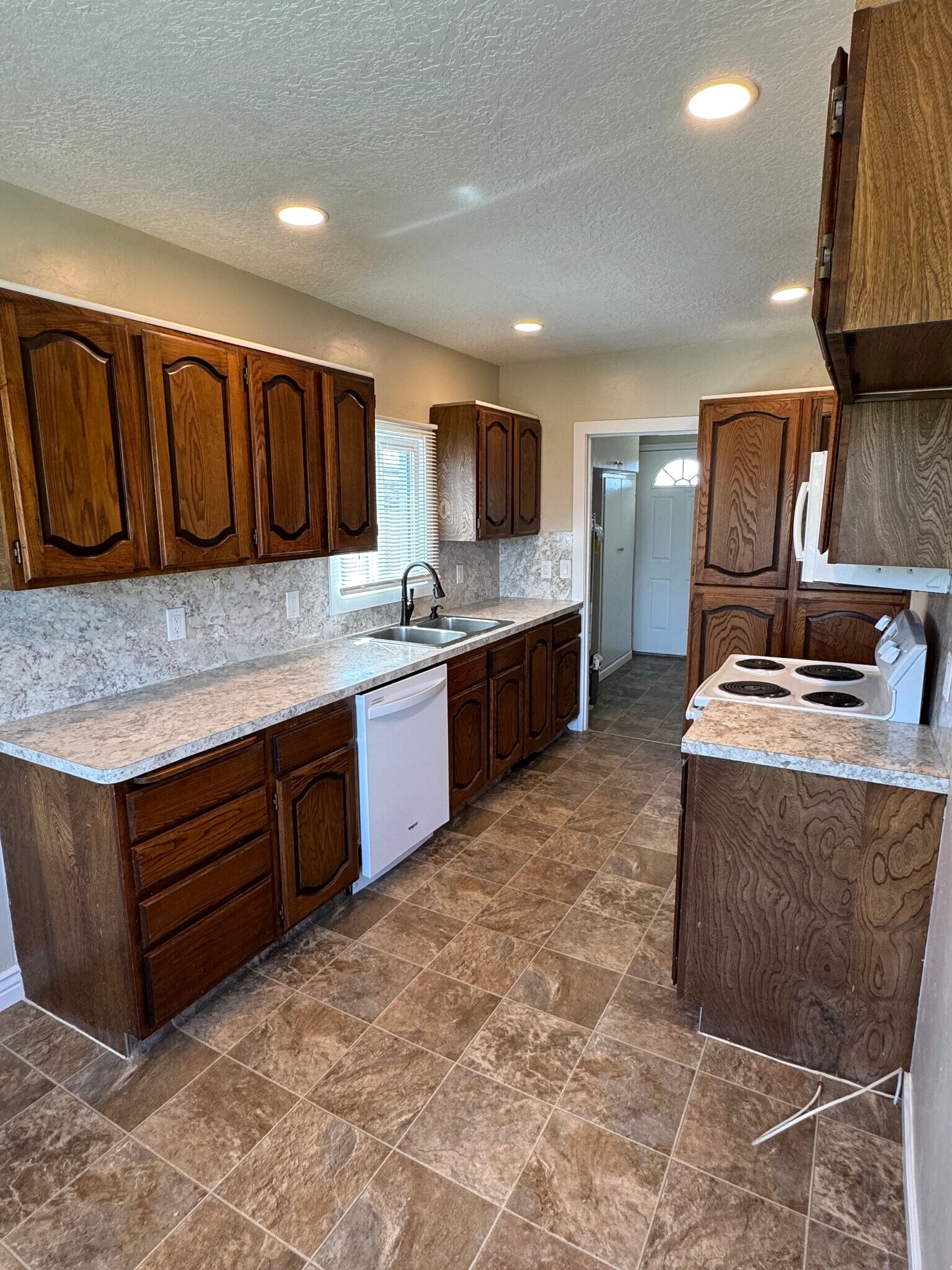 Building Photo - 5193 S 4700 W