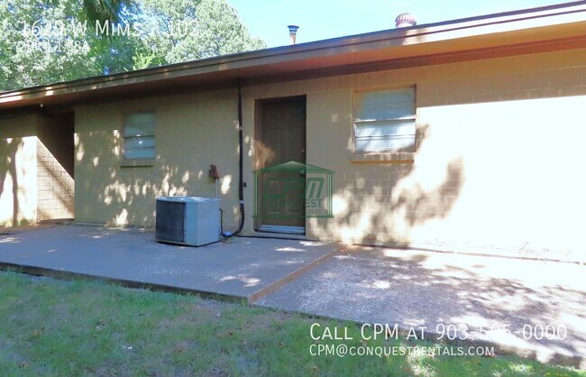 Building Photo - 1629 W Mims St