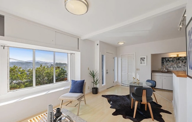 Building Photo - Prime Bernal Village with views - a single...