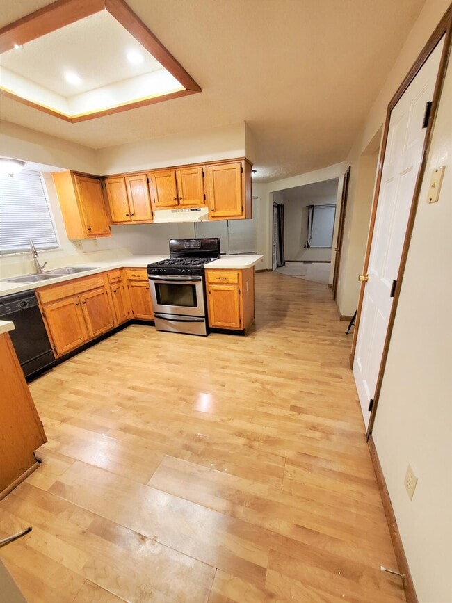 Building Photo - 6423 Plankton Dr