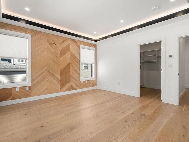 Building Photo - 114 Church St