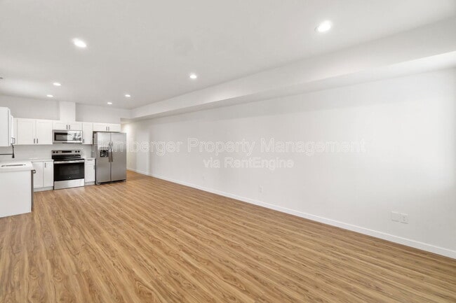 Building Photo - 2715 E Columbia Ave