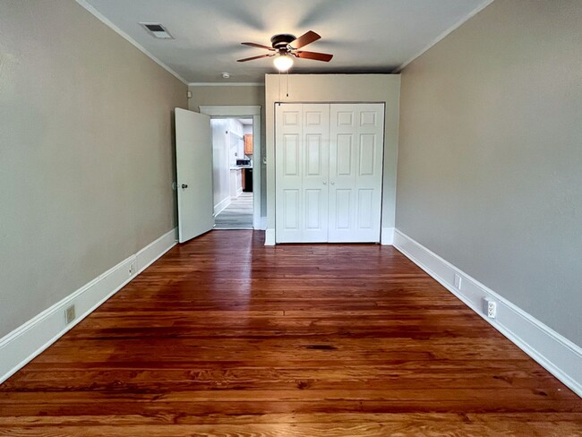 Building Photo - PET FRIENDLY Recently Updated 4-Bedroom, 3...