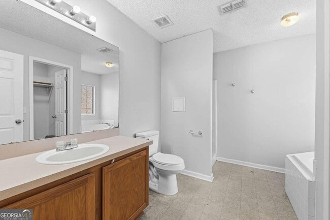 Building Photo - 401 Maggie Way