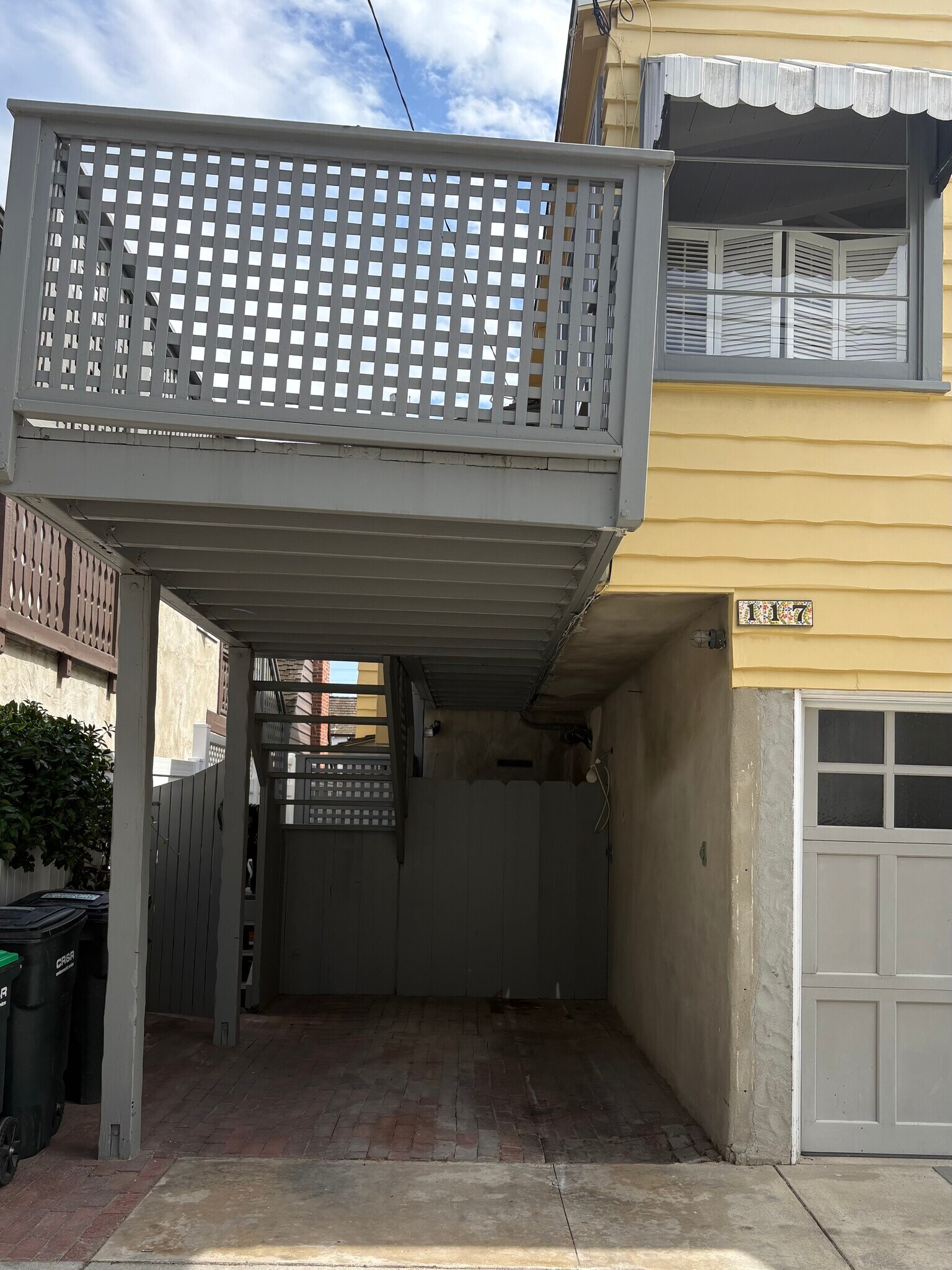 Building Photo - 117 Apolena Ave