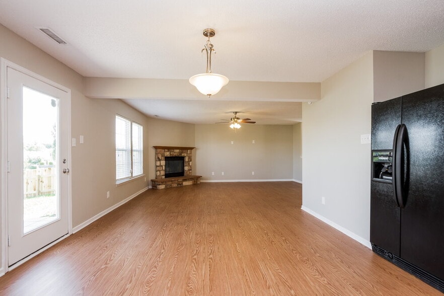 Building Photo - 1929 Orchid Bloom Dr