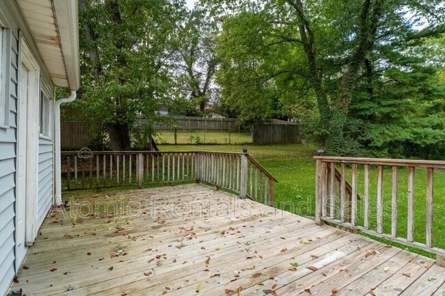 Building Photo - 703 W 2nd Ave