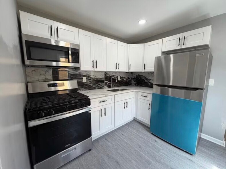 Building Photo - 12 Cedar Aly