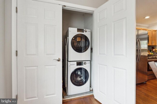 Building Photo - Welcome to this beautifully updated three ...