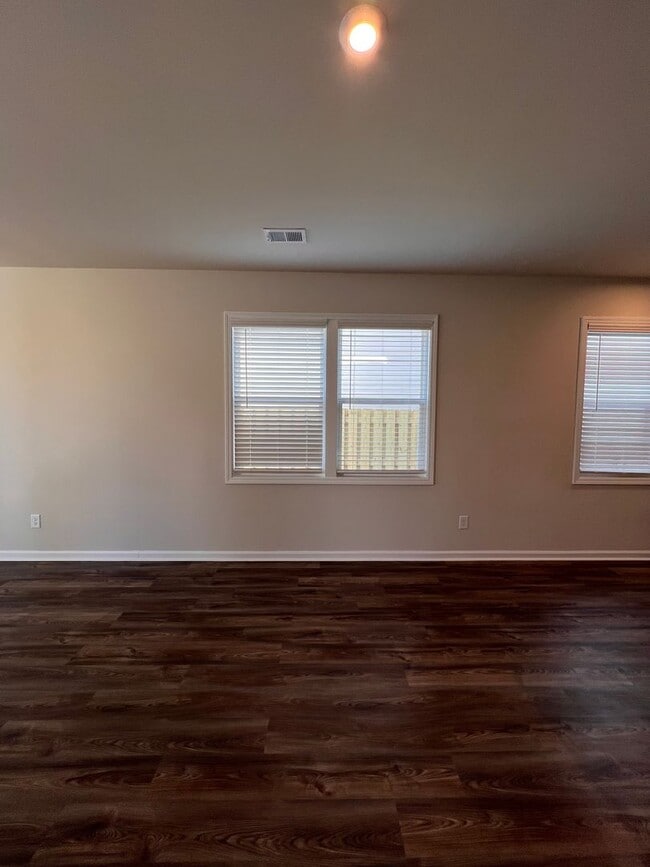 Building Photo - 820 Justify Lp