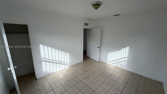 Building Photo - 6345 N Miami Ave