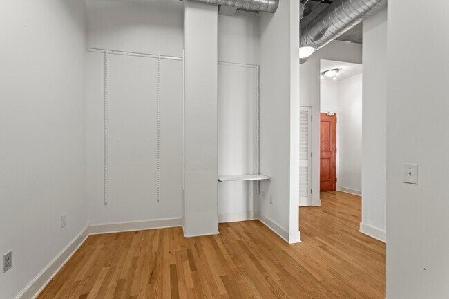 Building Photo - 3820 Roswell Rd NE