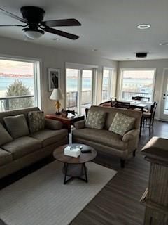 Building Photo - 160 S Jerry Cove