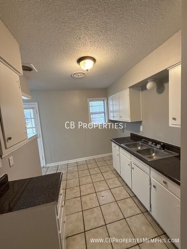 Building Photo - 3829 Tessland Rd