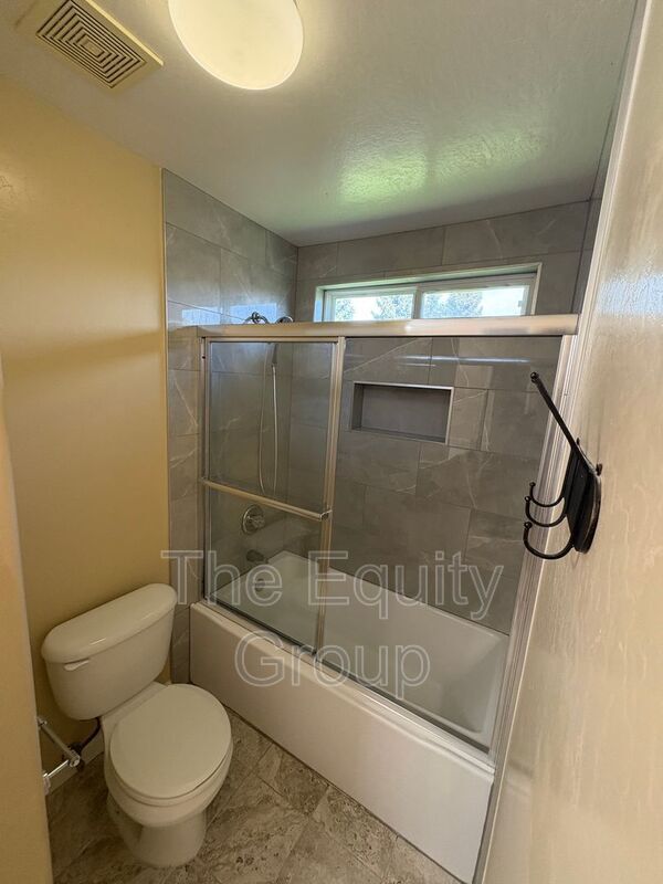 Building Photo - 312 W Reese Ave