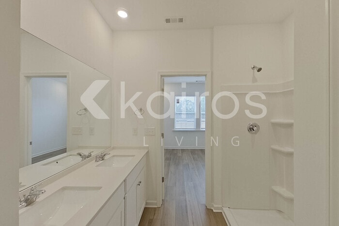 Building Photo - 114 Silver Maple Ln