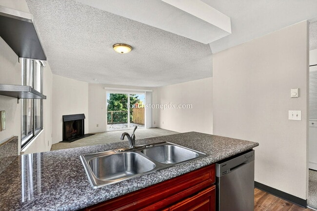 Building Photo - 5118 SW 1st Ave